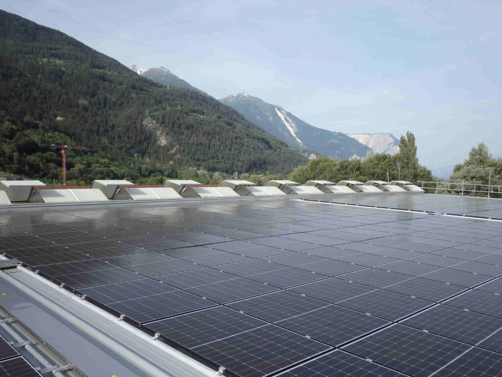 Dach Photovoltaik Valbag